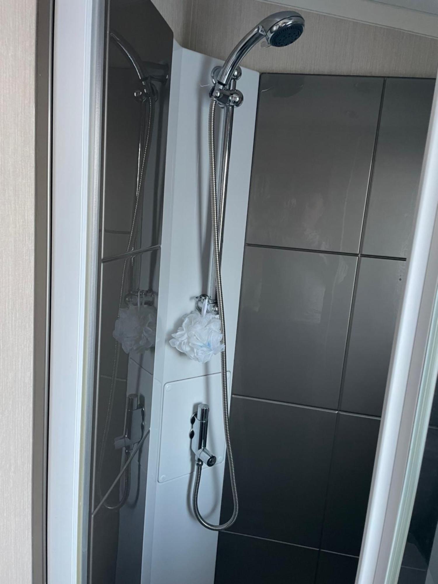 Luxury Romantic 2 Bedroom Caravan Trecco Bay Newton (Glamorgan)