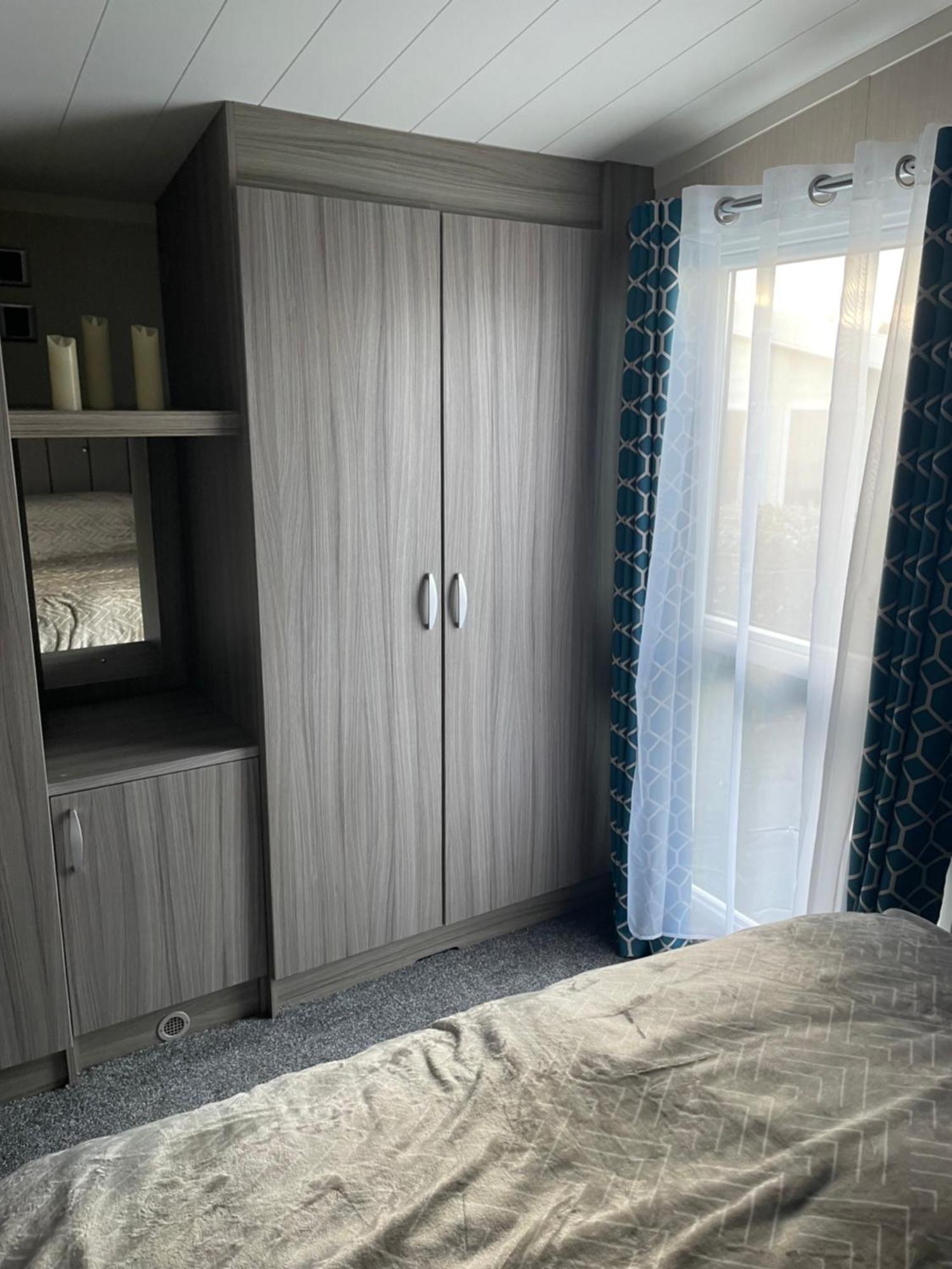 Luxury Romantic 2 Bedroom Caravan Trecco Bay * Newton (Glamorgan)