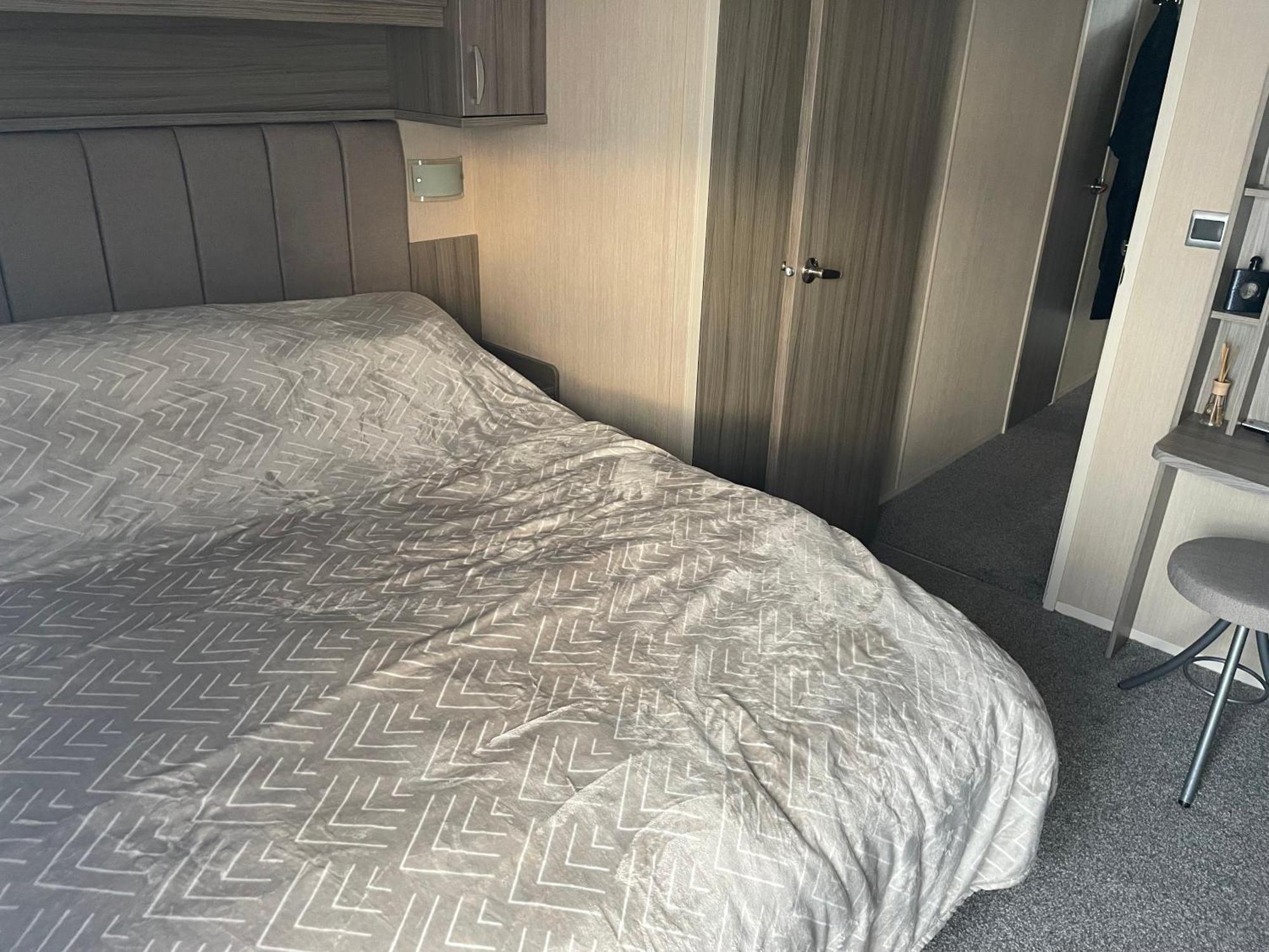 Luxury Romantic 2 Bedroom Caravan Trecco Bay Newton (Glamorgan)